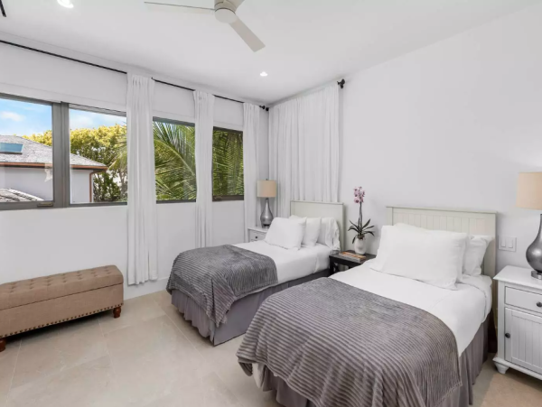 Experience Luxury Five Bedroom Retreat - Your Bohemian Escape in Nassau